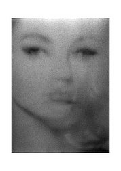 ragazza occhi scuri.jpg