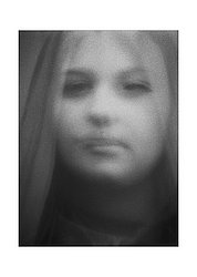 ritratto ragazza decisa.jpg