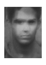 ritratto ragazzo occhi vicini.jpg